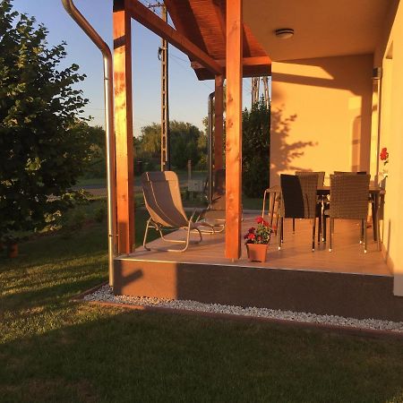 Konrad Apartman Villa Balatonmáriafürdő Eksteriør billede