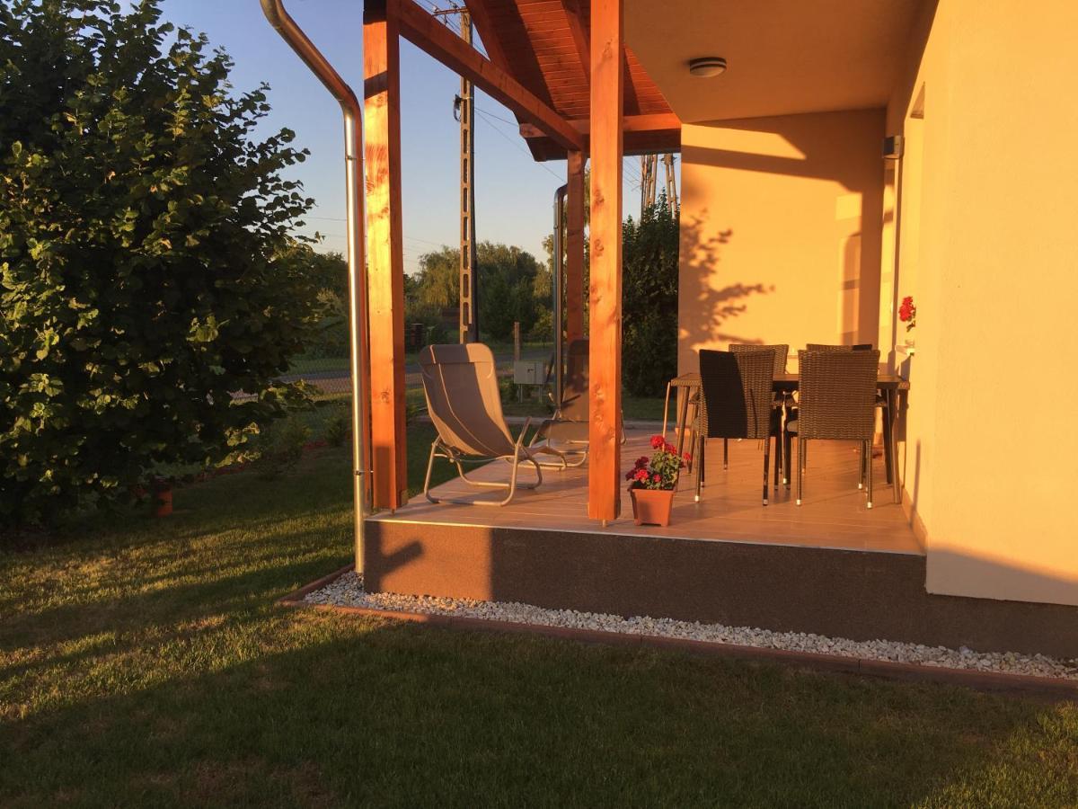 Konrad Apartman Villa Balatonmáriafürdő Eksteriør billede