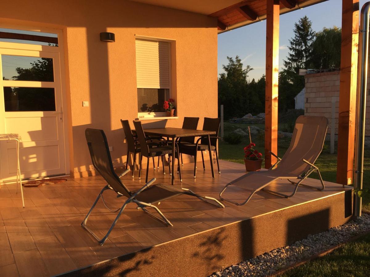 Konrad Apartman Villa Balatonmáriafürdő Eksteriør billede