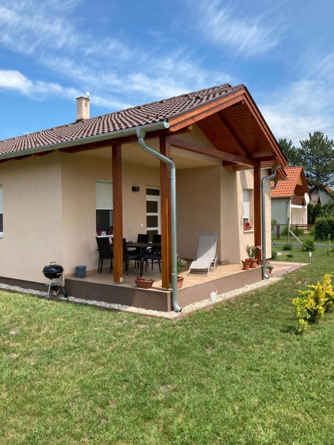 Konrad Apartman Villa Balatonmáriafürdő Eksteriør billede