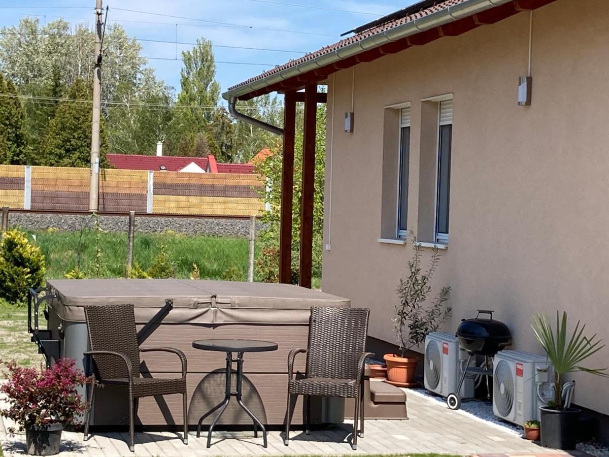 Konrad Apartman Villa Balatonmáriafürdő Eksteriør billede