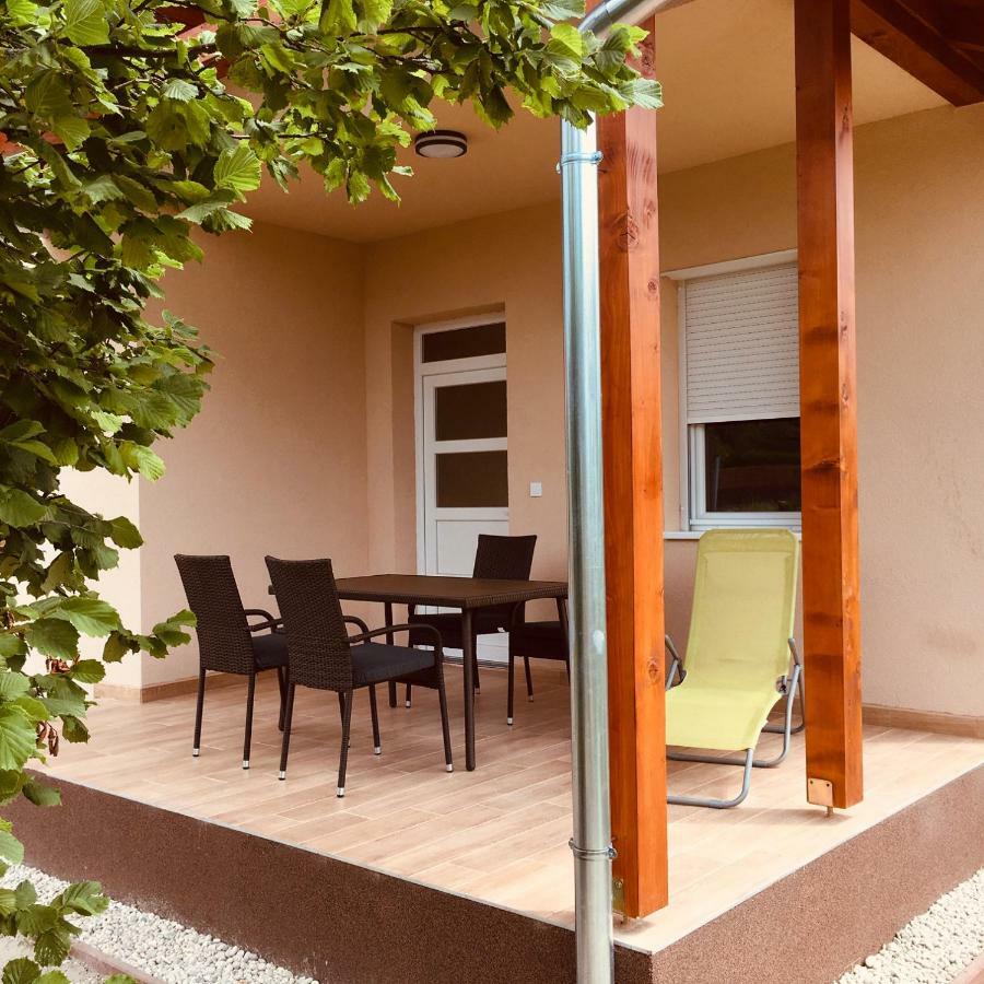 Konrad Apartman Villa Balatonmáriafürdő Eksteriør billede