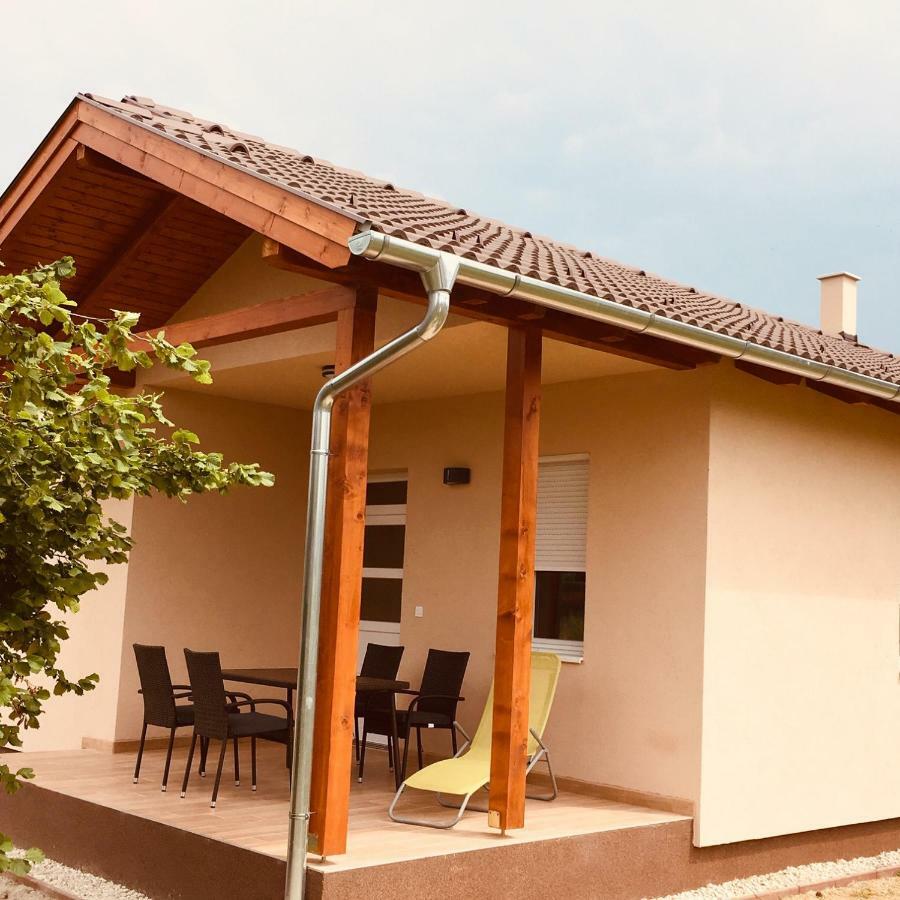 Konrad Apartman Villa Balatonmáriafürdő Eksteriør billede