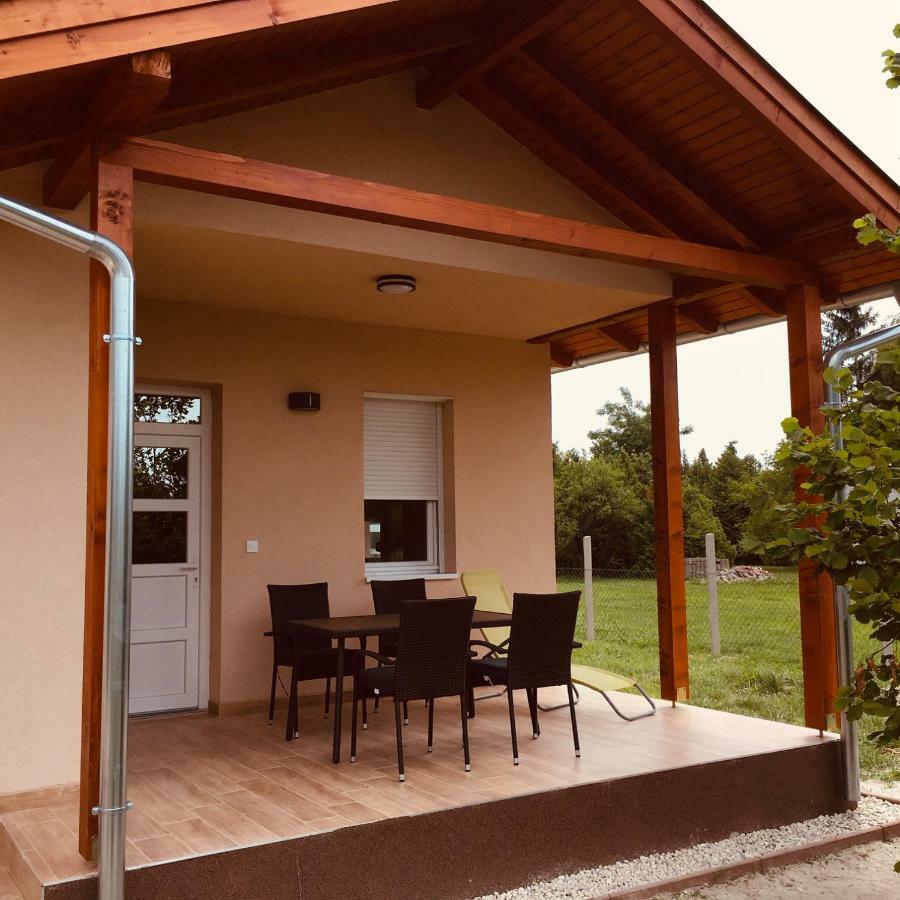 Konrad Apartman Villa Balatonmáriafürdő Eksteriør billede