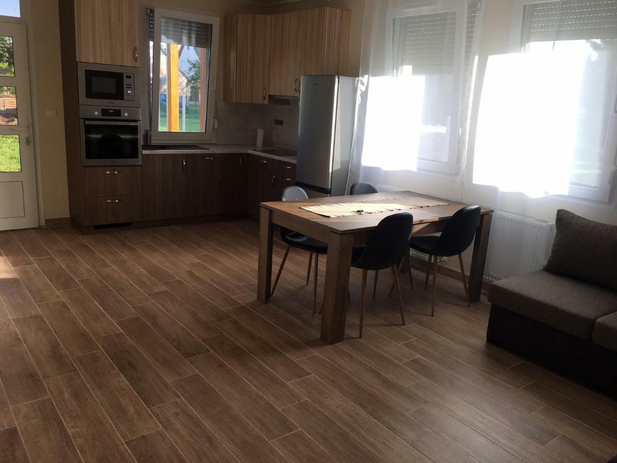 Konrad Apartman Villa Balatonmáriafürdő Eksteriør billede